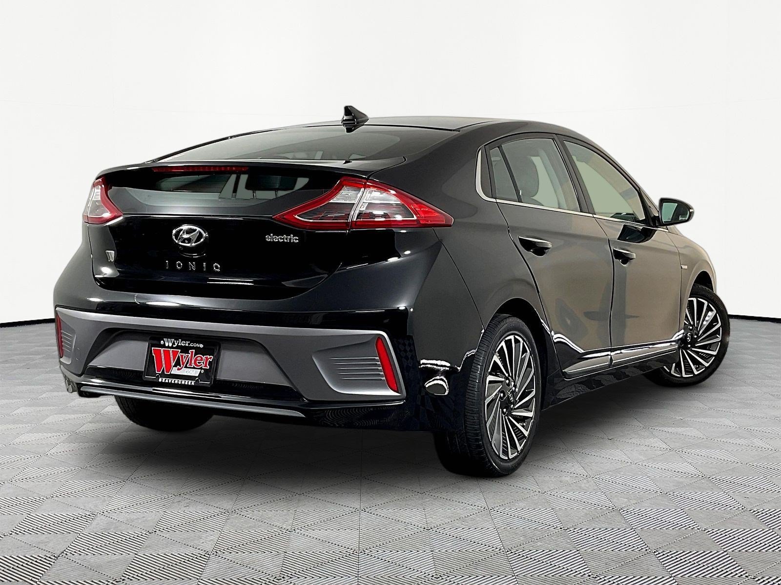 Used 2019 Hyundai Ioniq Limited FWD image 6
