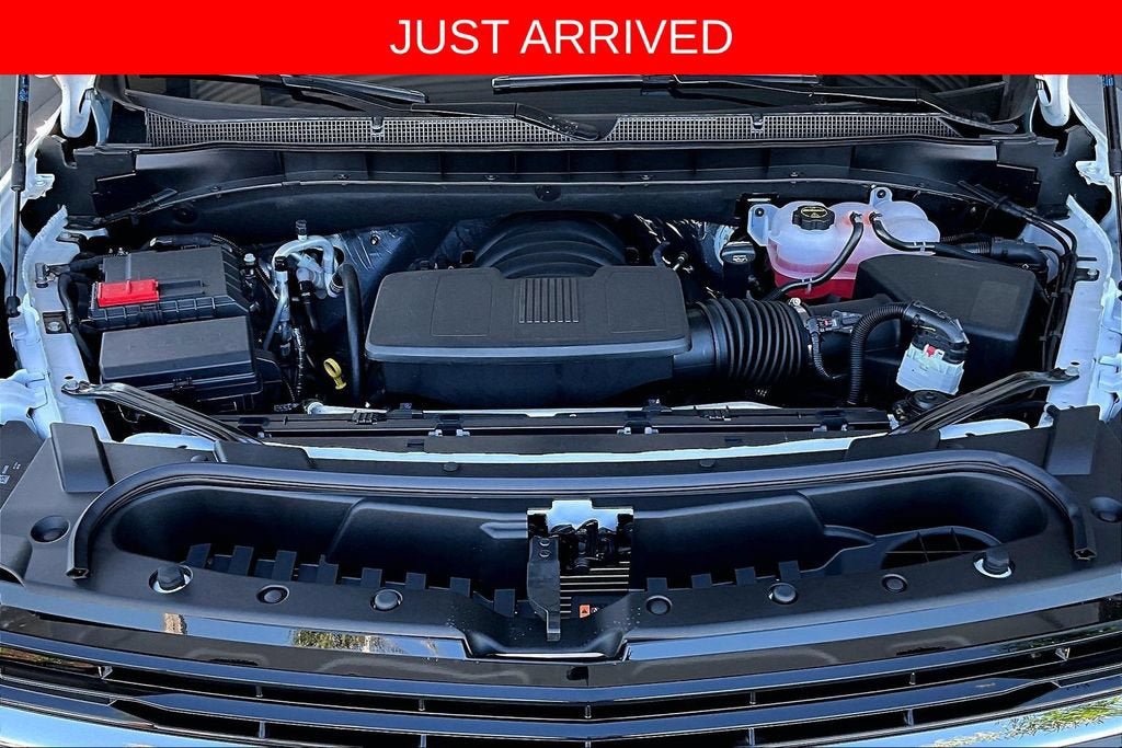 New 2026 Chevrolet Suburban LS RWD image 9