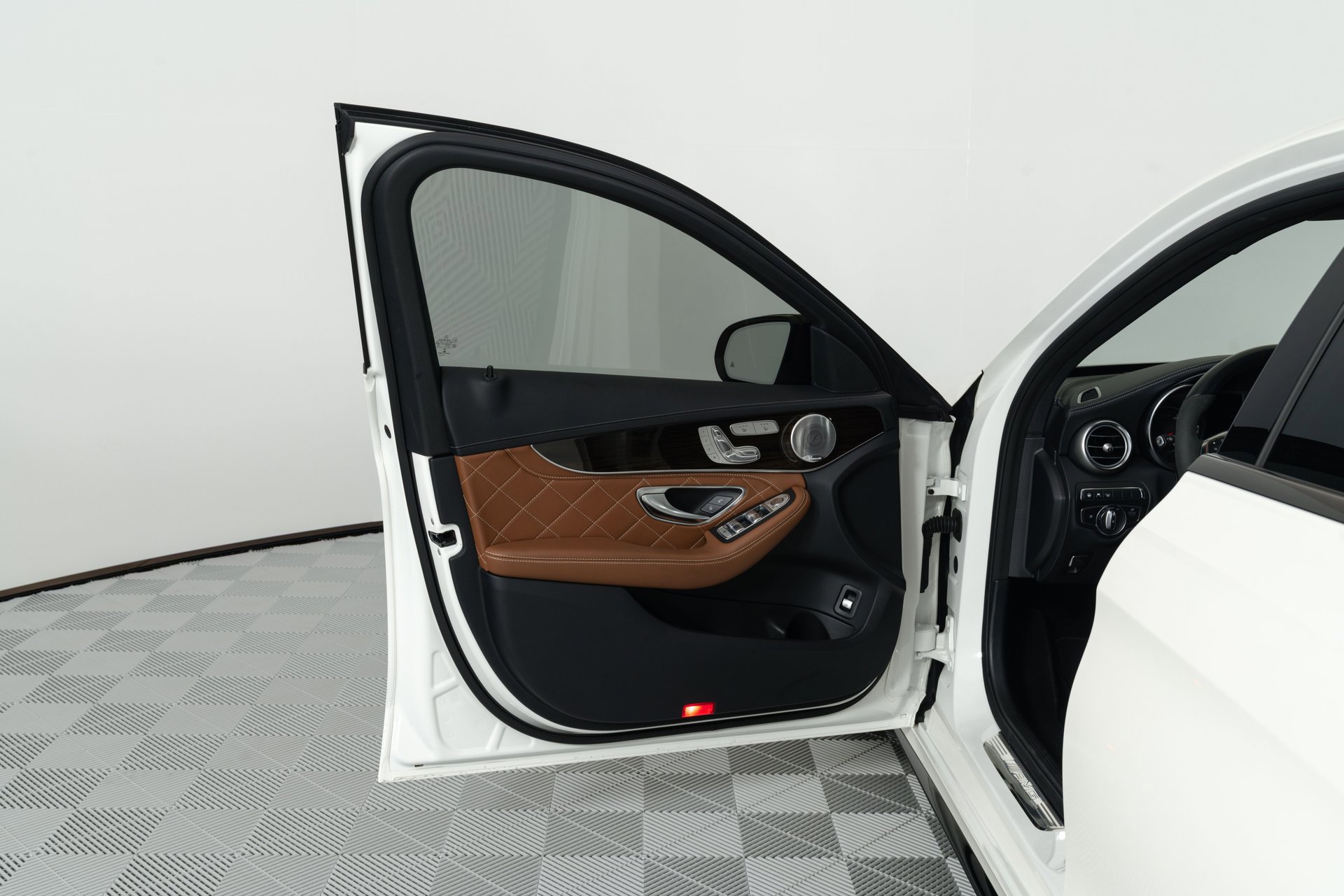 Used 2018 Mercedes-Benz C 63 AMG S w/ Driver Assistance Package image 9