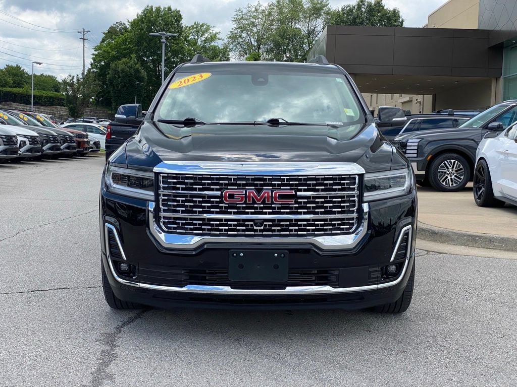 Used 2023 GMC Acadia Denali w/ Denali Ultimate Package AWD/4WD image 2