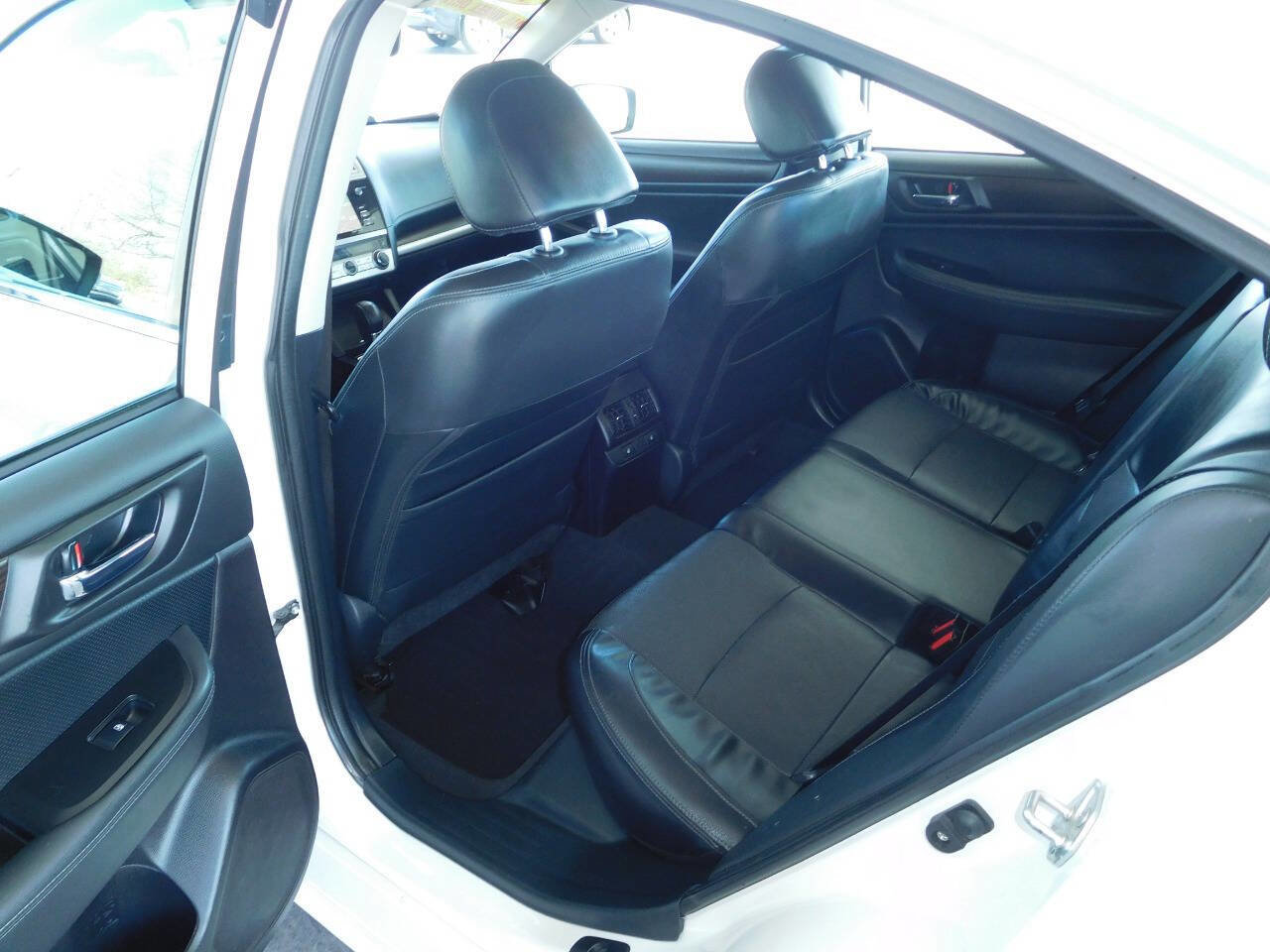 Used 2017 Subaru Legacy 2.5i Limited image 11