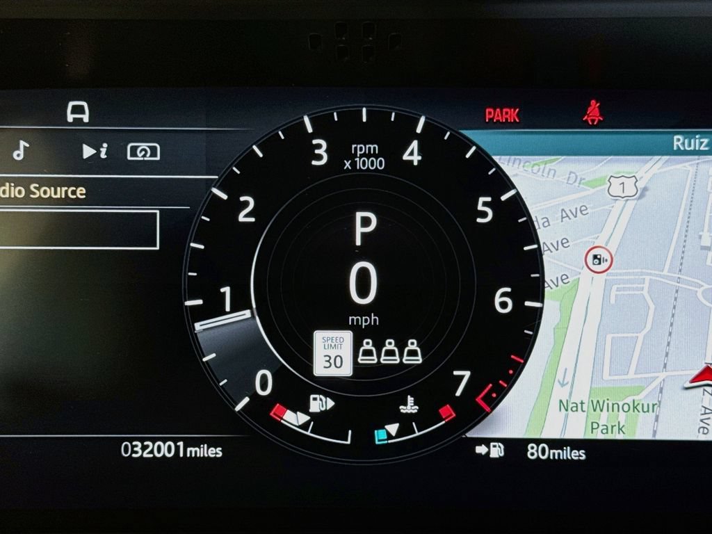 Used 2021 Land Rover Range Rover Evoque SE AWD/4WD image 11