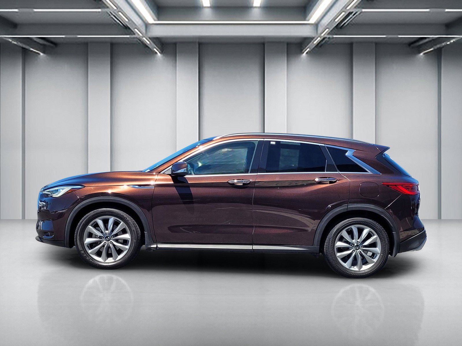 Used 2020 INFINITI QX50 Luxe w/ Navigation Package FWD image 8