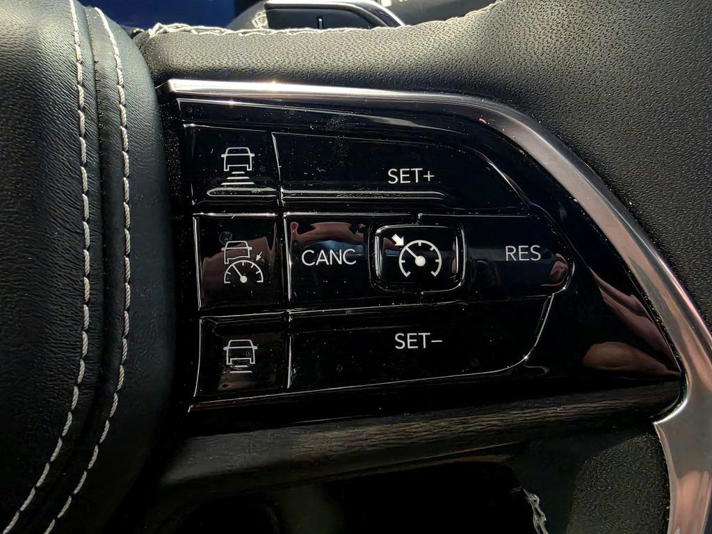 Used 2023 Jeep Grand Cherokee L Overland AWD/4WD image 29