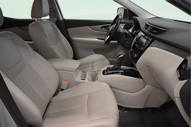 Used 2020 Nissan Rogue Sport SL image 19
