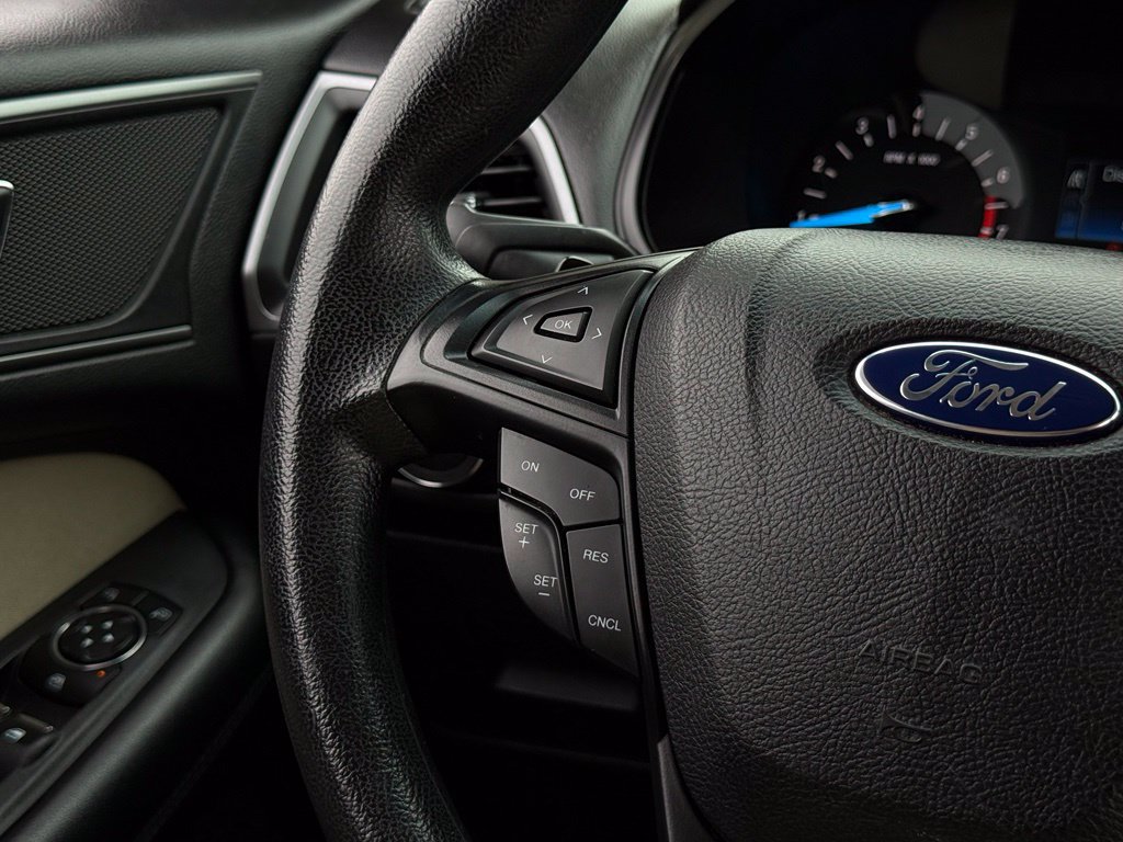 Used 2016 Ford Edge SE AWD/4WD image 9