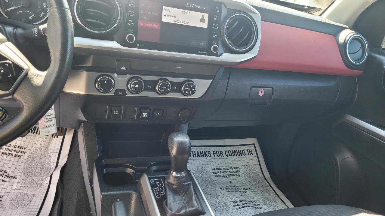 Used 2020 Toyota Tacoma SR5 AWD/4WD image 15