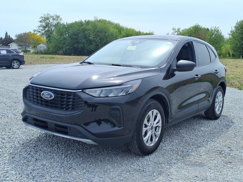 Used 2025 Ford Escape Active FWD image 12