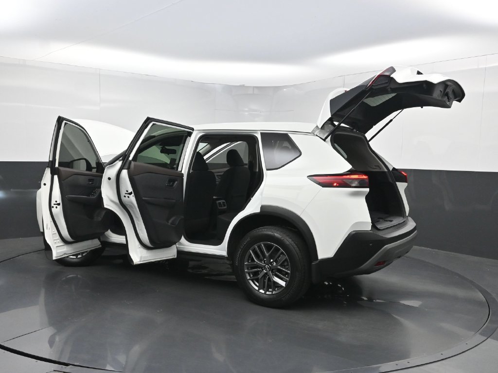Used 2023 Nissan Rogue S FWD image 34