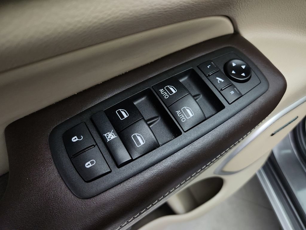 Used 2021 Jeep Grand Cherokee Summit AWD/4WD image 28
