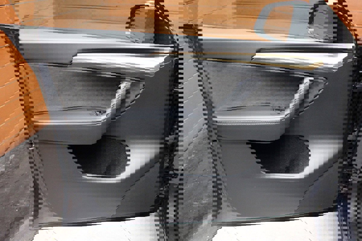 Used 2022 Tesla Model Y Long Range image 7