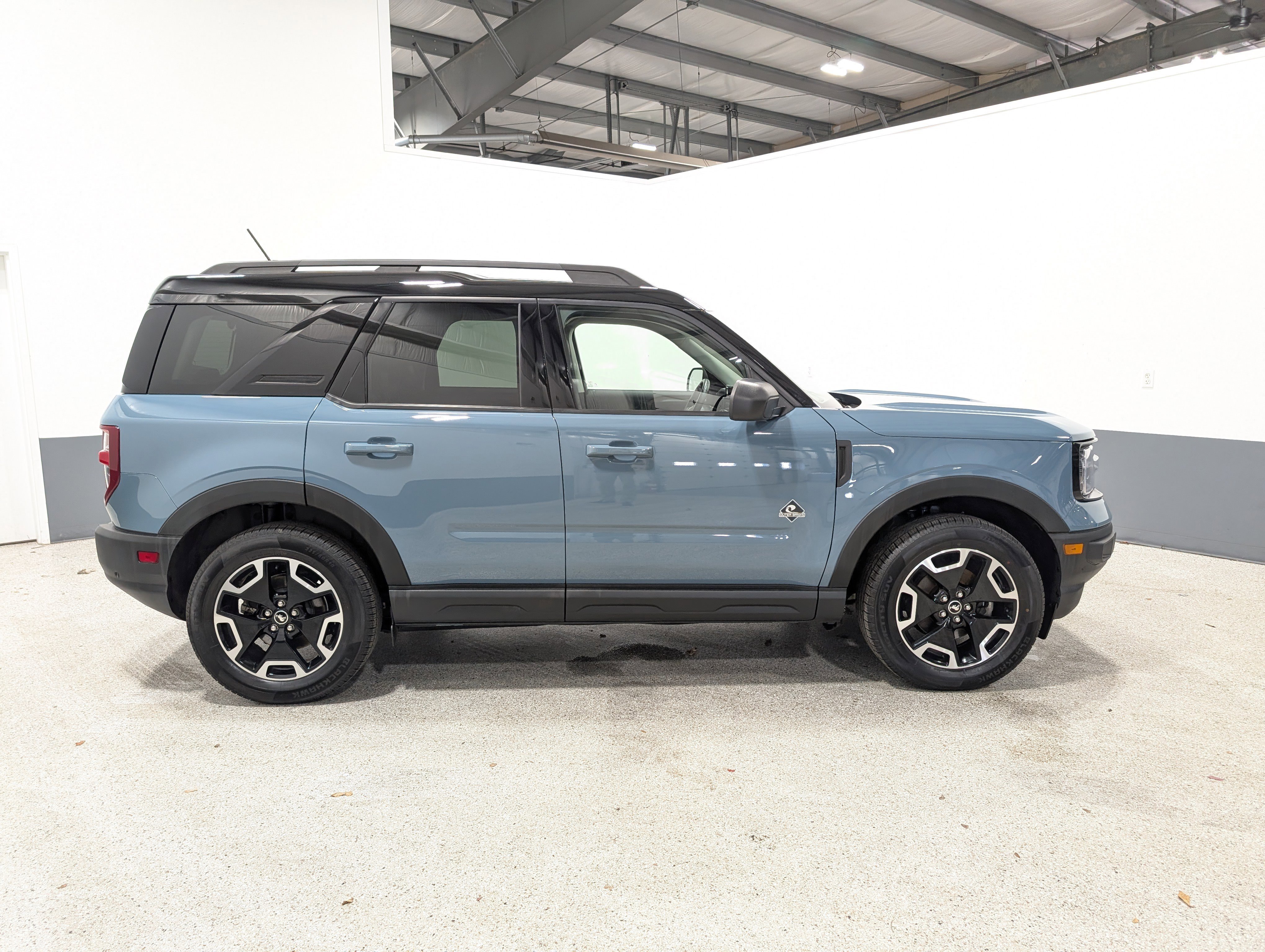 Used 2021 Ford Bronco Sport Outer Banks image 2