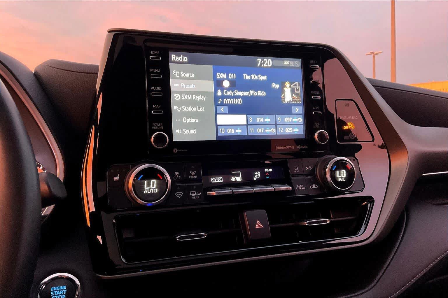 Used 2022 Toyota Highlander XLE FWD image 33