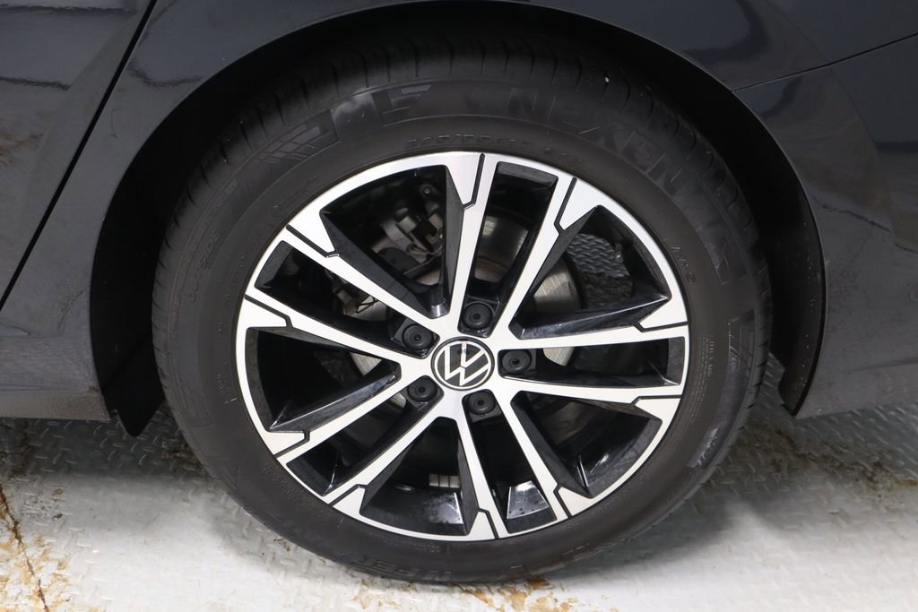 Used 2025 Volkswagen Jetta Sport FWD image 13