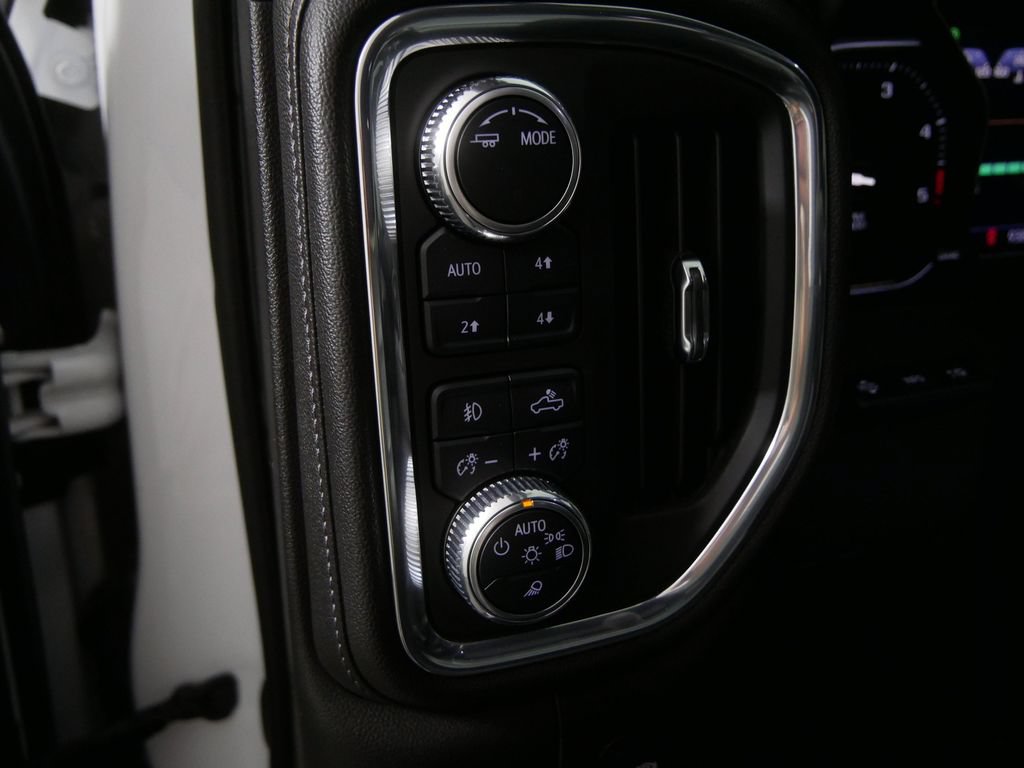 Used 2023 GMC Sierra 3500 Denali w/ Technology Package AWD/4WD image 20
