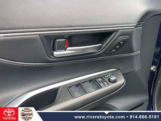 Used 2023 Toyota Venza Limited AWD/4WD image 18