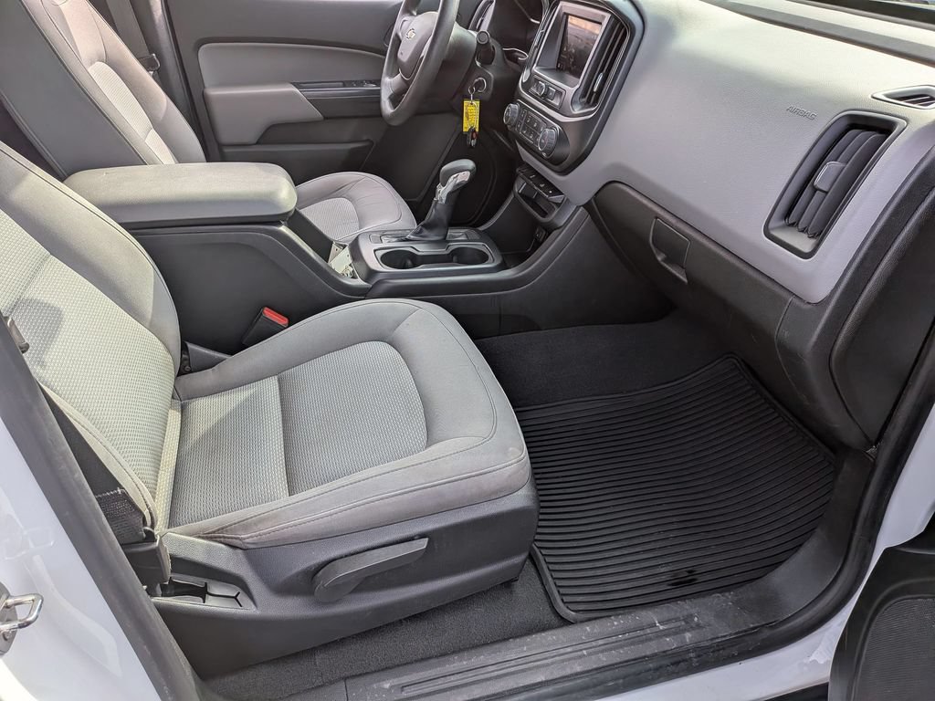 Used 2022 Chevrolet Colorado W/T AWD/4WD image 32