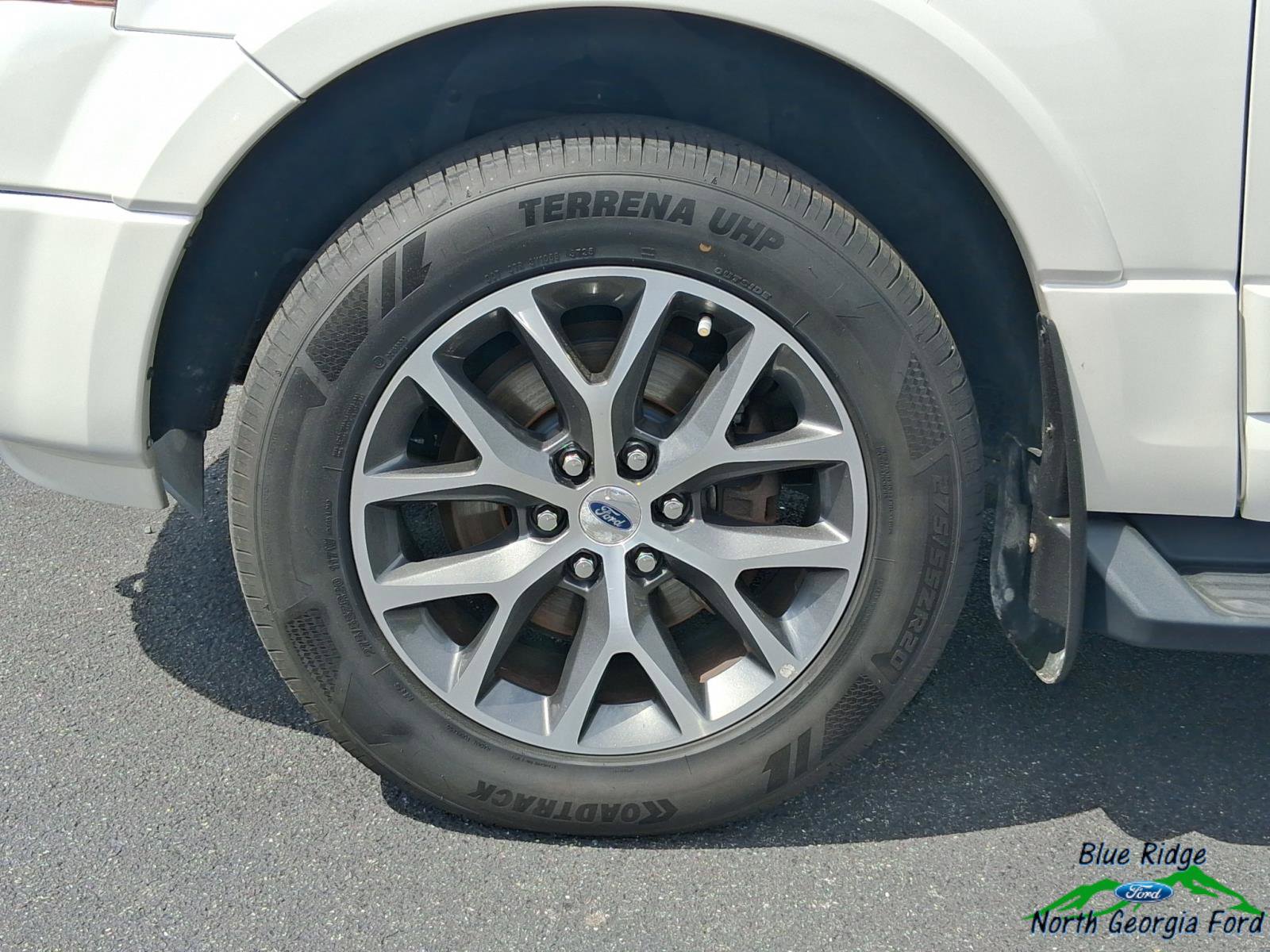 Used 2016 Ford Expedition EL XLT w/ Equipment Group 202A AWD/4WD image 9