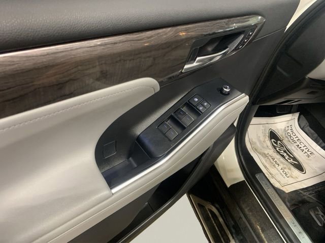 Used 2020 Toyota Highlander Limited image 17