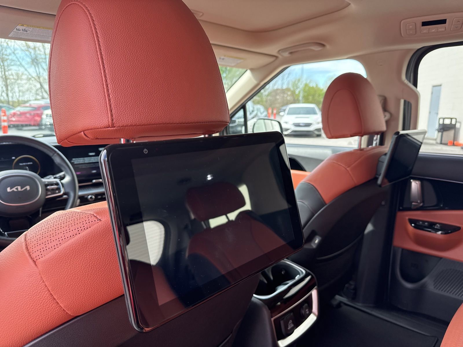 Used 2023 Kia Carnival SX Prestige image 19