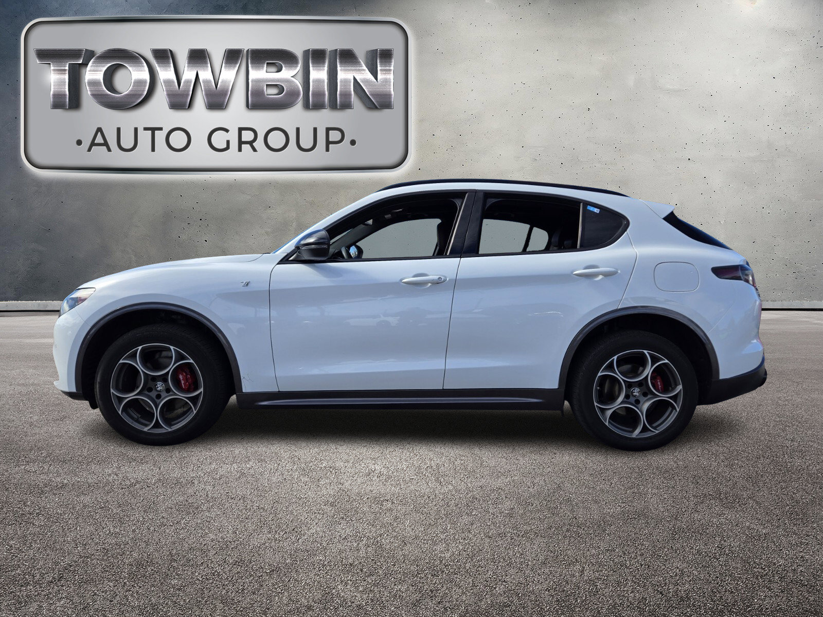 Used 2024 Alfa Romeo Stelvio Ti image 7