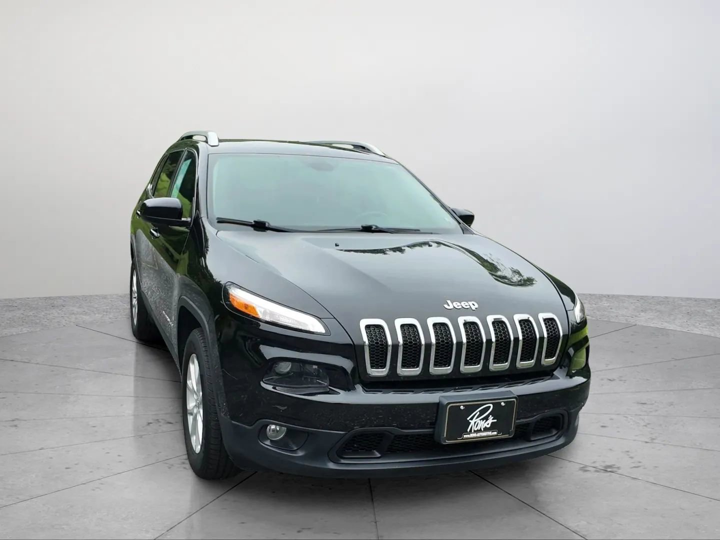 Used 2017 Jeep Cherokee Latitude w/ Cold Weather Group image 13
