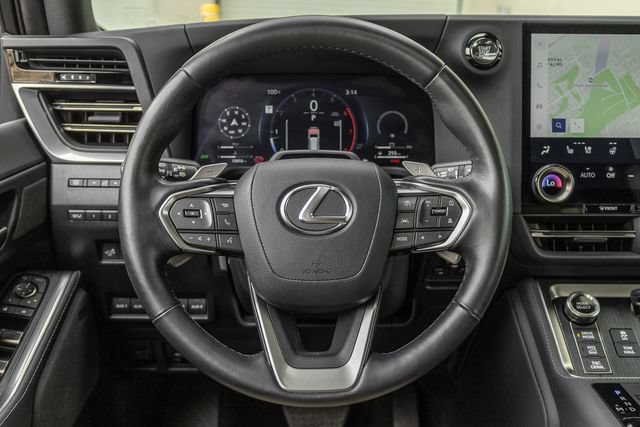 Used 2025 Lexus GX 550 w/ Accessory Package (32) AWD/4WD image 8