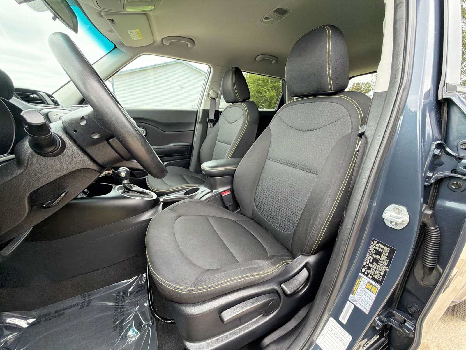 Used 2015 Kia Soul + FWD image 13
