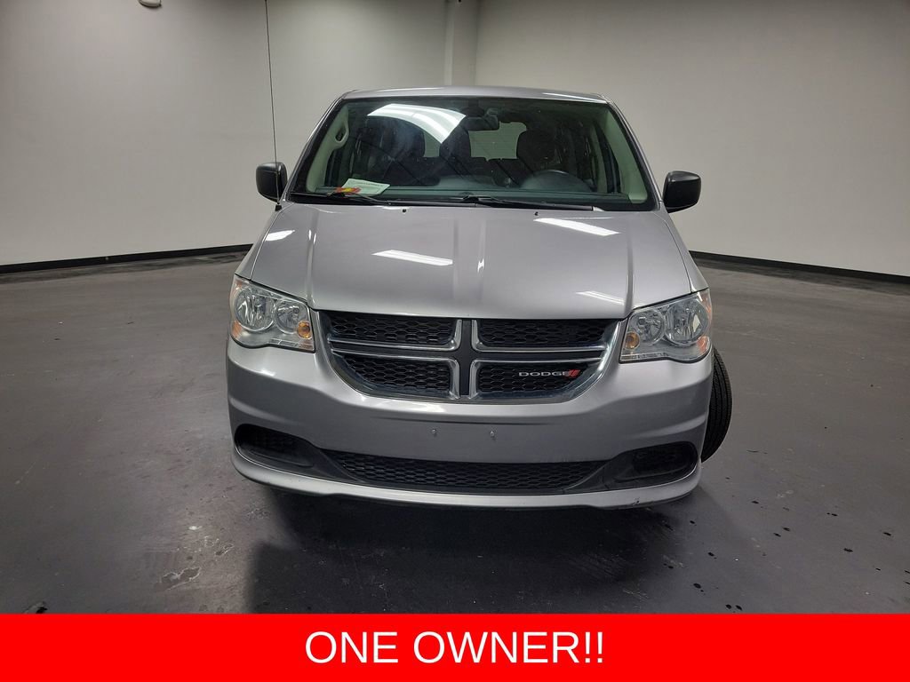 Used 2019 Dodge Grand Caravan SE w/ UConnect Hands-Free Group image 2