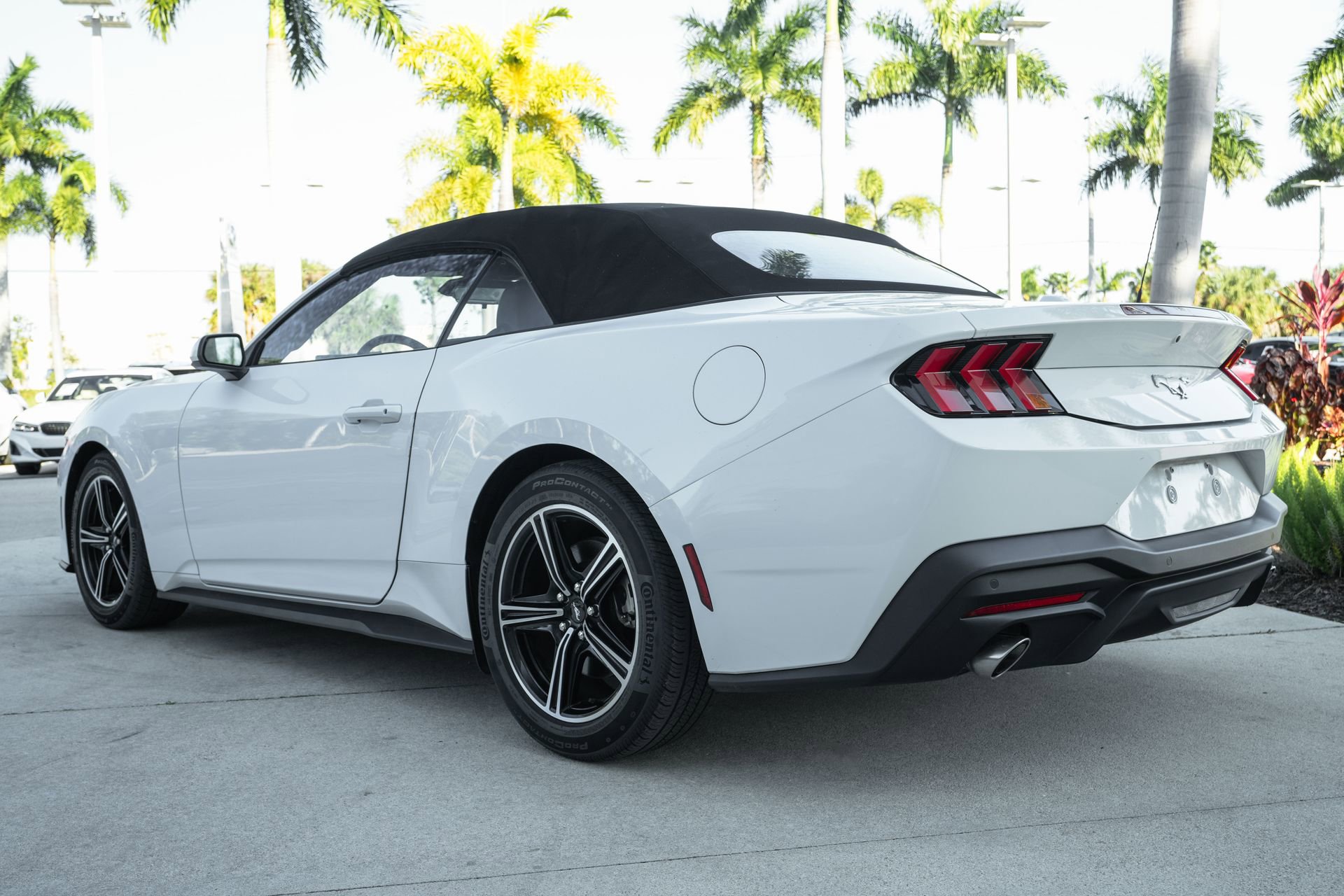 Used 2024 Ford Mustang Convertible image 7