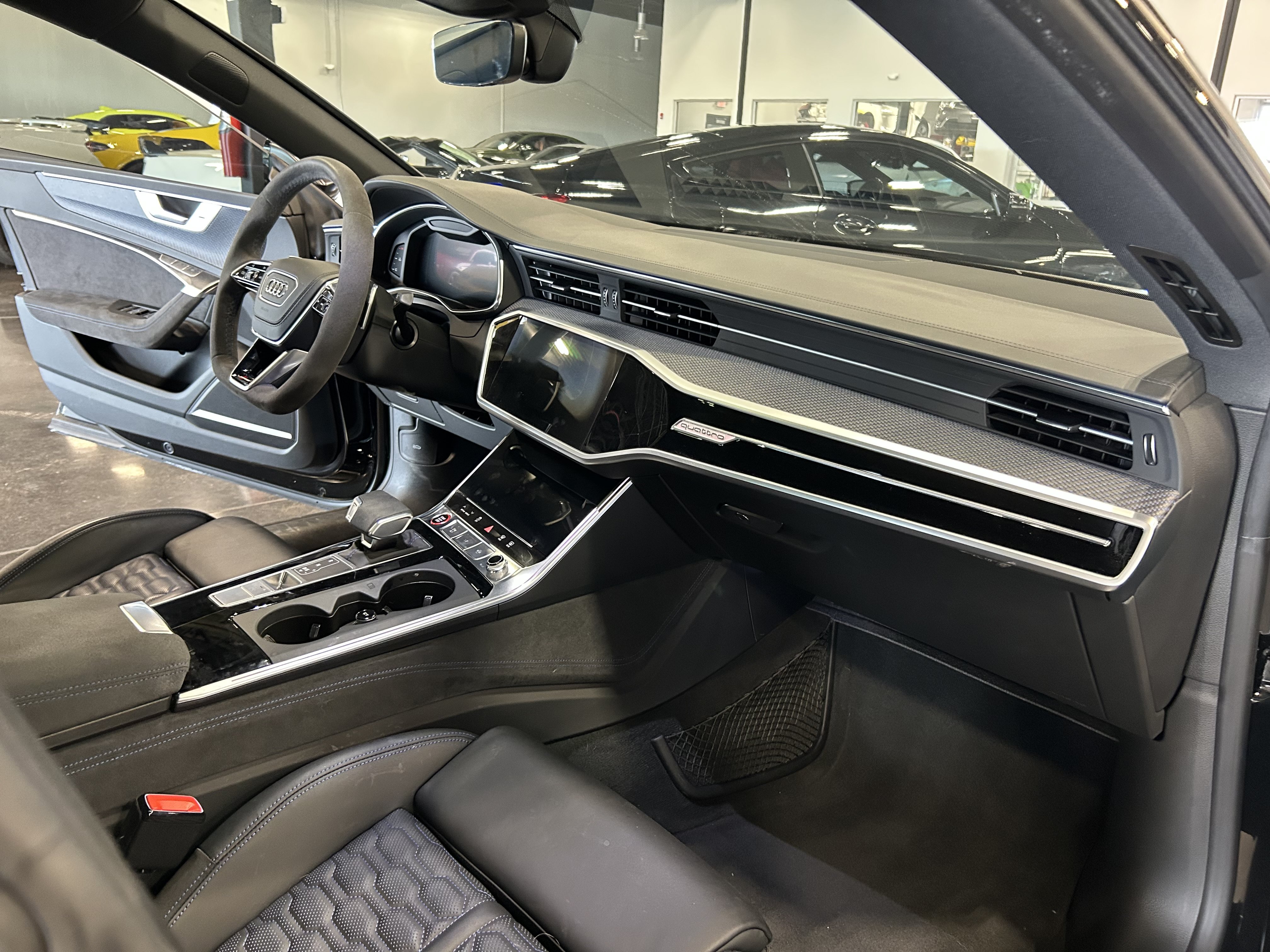 Used 2025 Audi RS 7 Performance AWD/4WD image 14