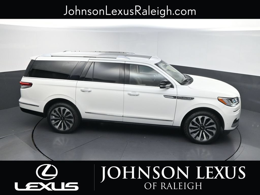 Used 2023 Lincoln Navigator L Reserve AWD/4WD image 31