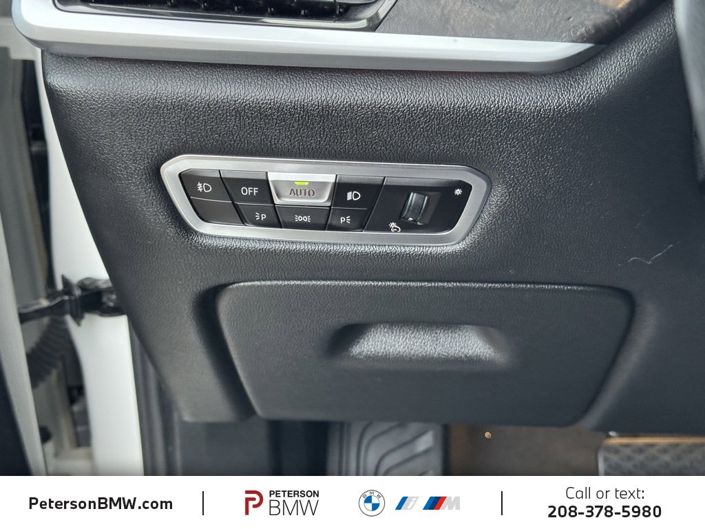 Used 2022 BMW X7 xDrive40i w/ Premium Package image 29