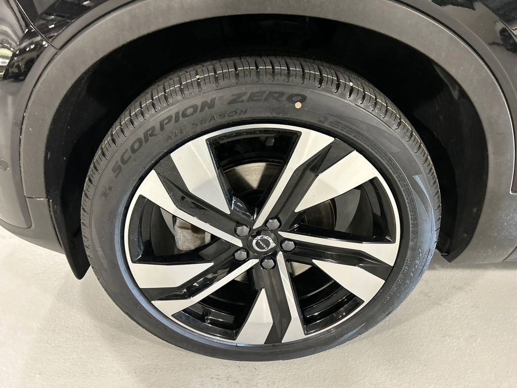 Certified 2023 Volvo XC40 B5 Plus w/ Protection Package Premier AWD/4WD image 8