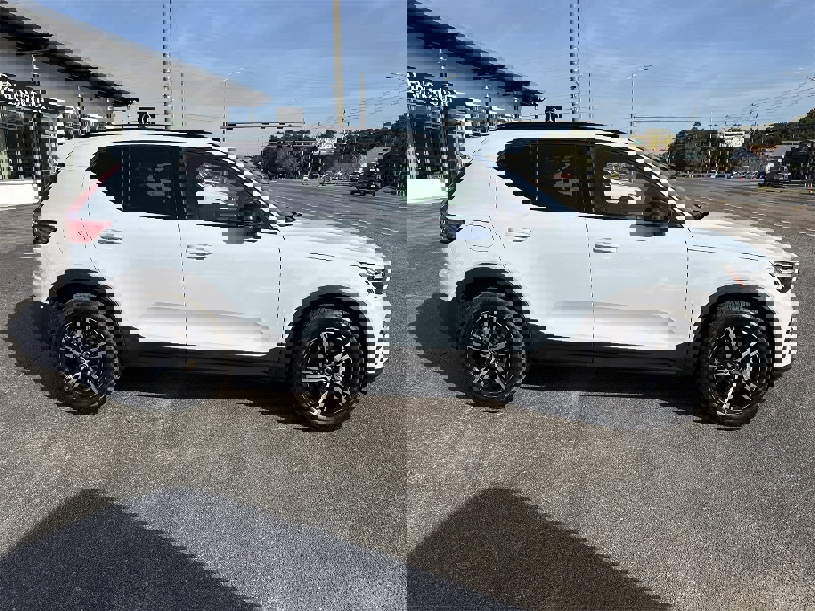 New 2026 Volvo XC40 B4 Core w/ Protection Package image 6