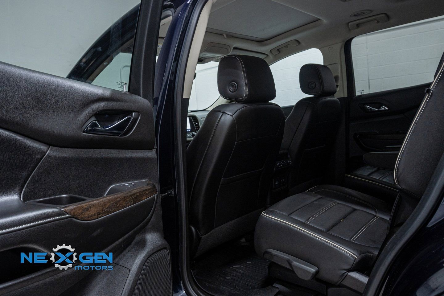 Used 2021 GMC Acadia Denali w/ Denali Ultimate Package image 23