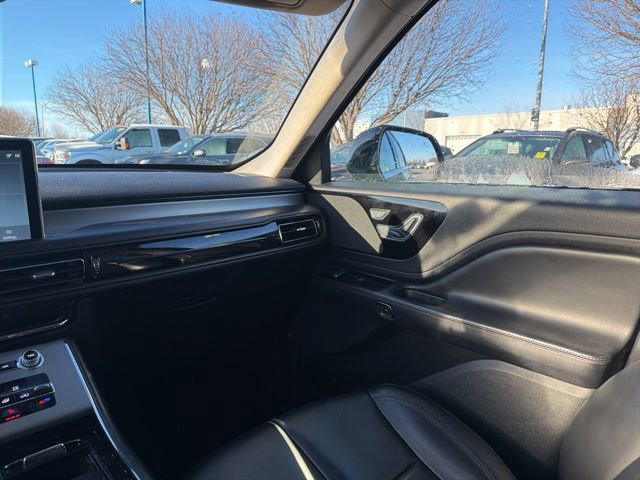 Used 2021 Lincoln Aviator AWD image 18