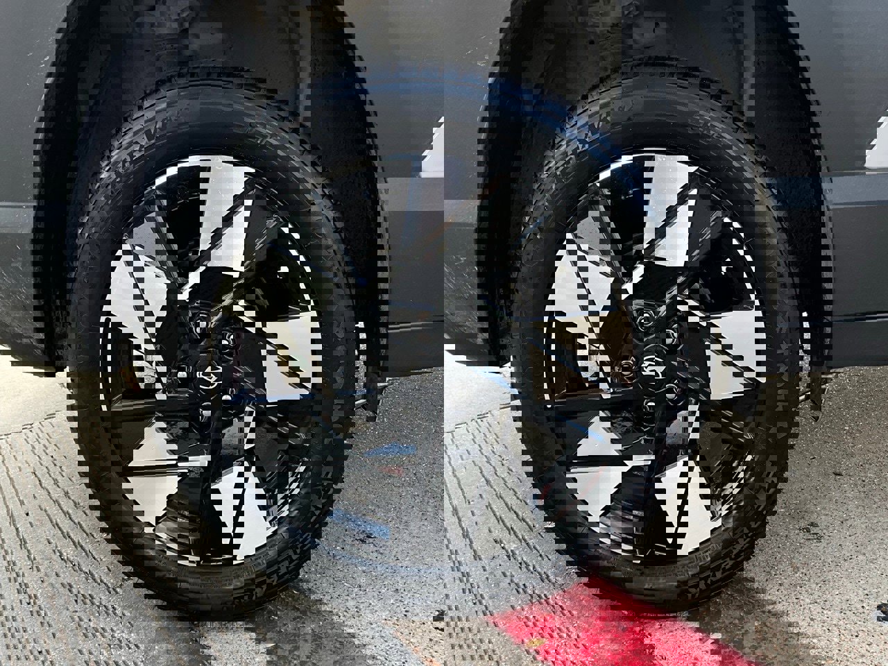 Used 2025 Hyundai Kona SEL image 9