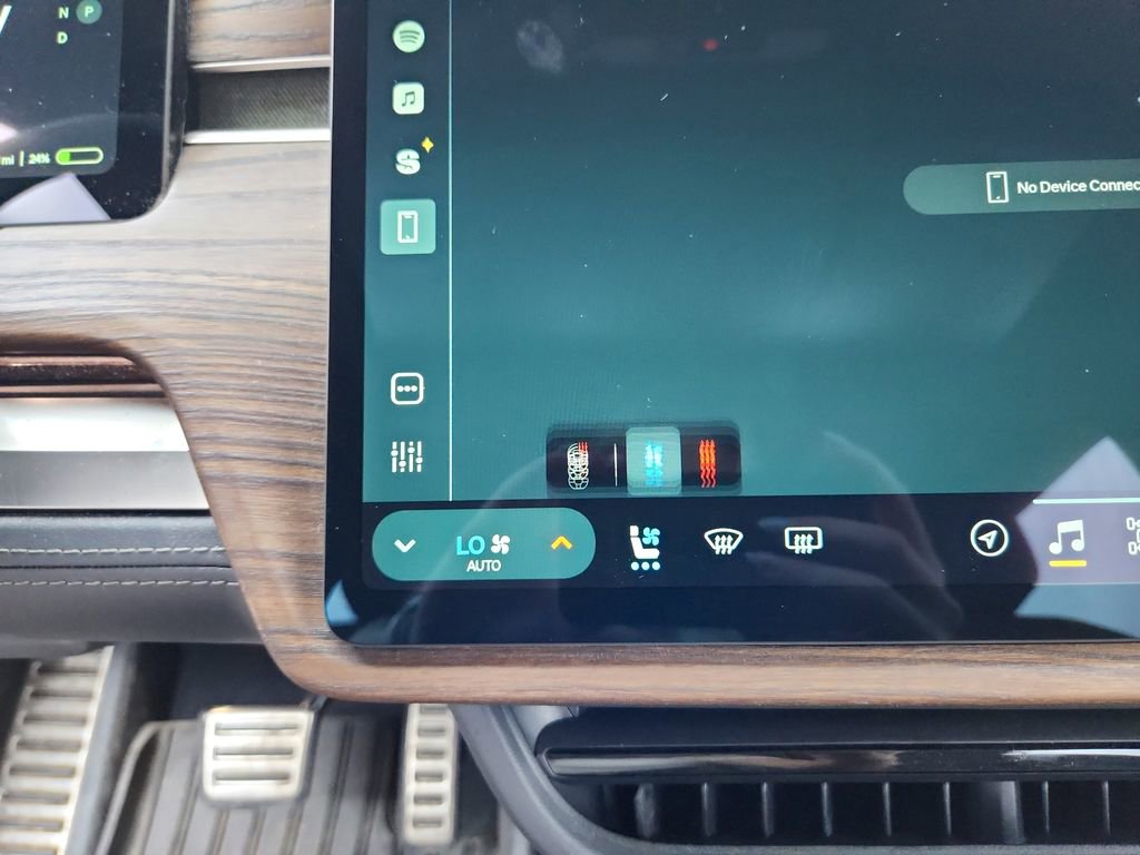 Used 2023 Rivian R1S Adventure image 31