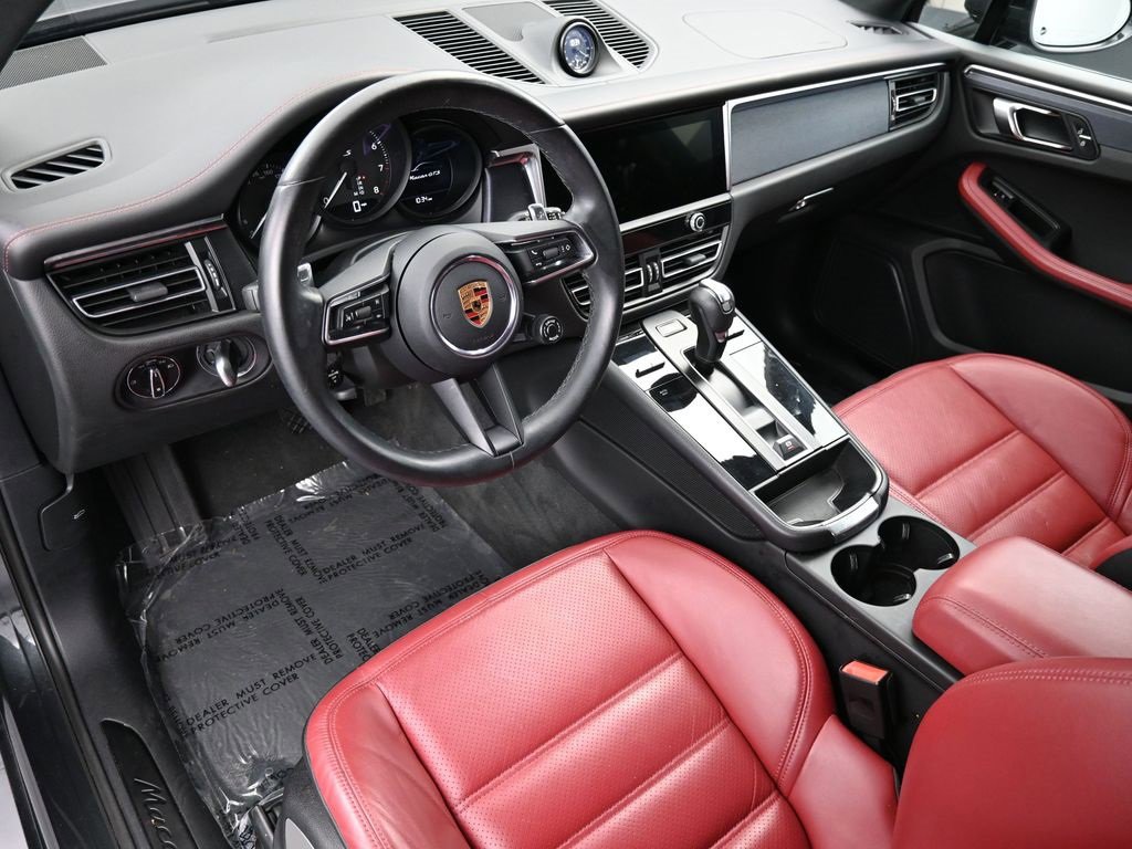 Certified 2023 Porsche Macan GTS image 4