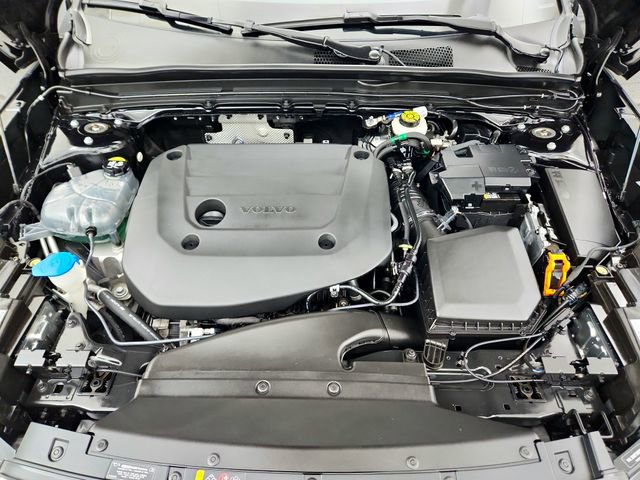 Certified 2023 Volvo XC40 B5 Plus w/ Protection Package Premier image 30