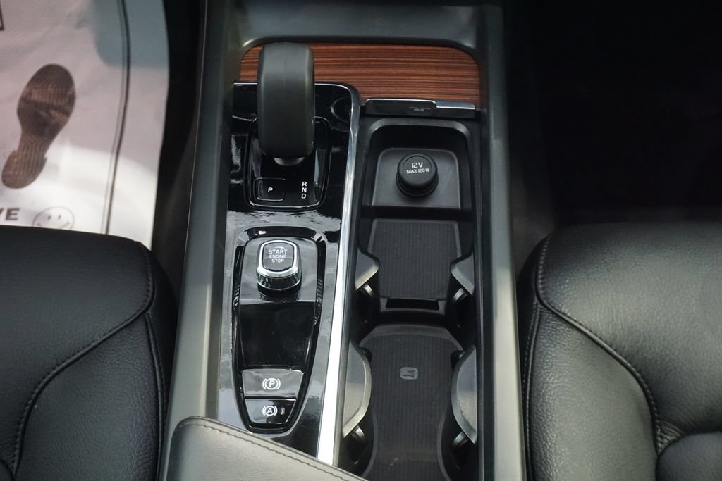 Used 2024 Volvo XC60 B5 Plus AWD/4WD image 33