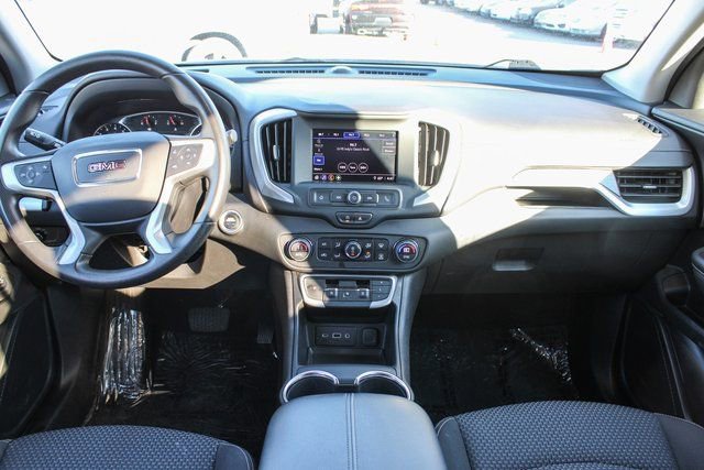 Used 2023 GMC Terrain SLE w/ Driver Convenience Package image 16