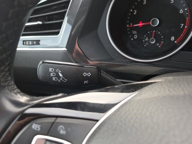 Used 2019 Volkswagen Tiguan SE image 37