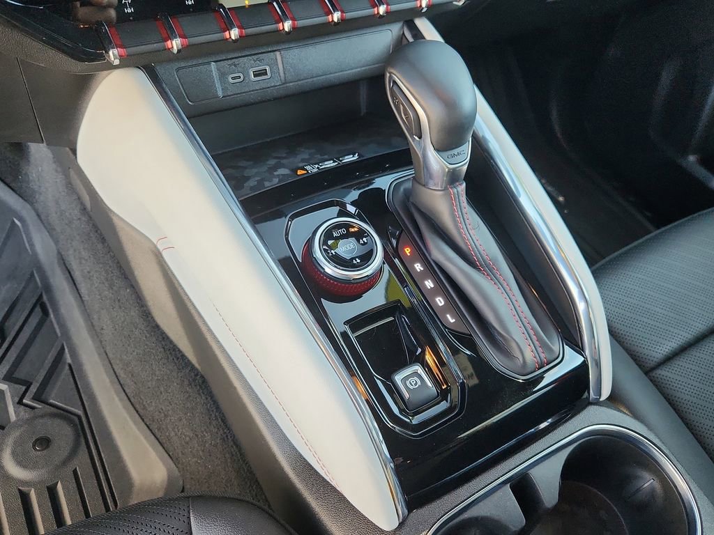 Used 2023 GMC Canyon AT4X image 24