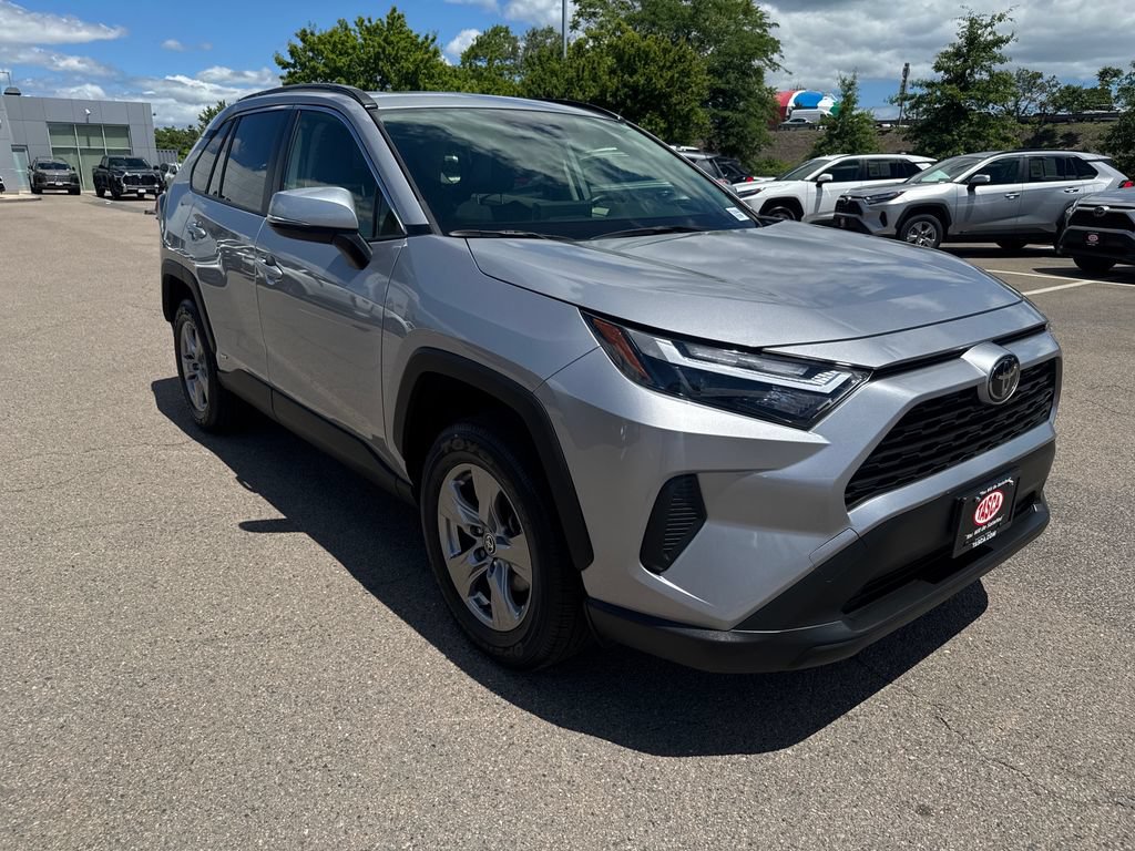 Used 2025 Toyota RAV4 XLE w/ Convenience Package AWD/4WD image 11
