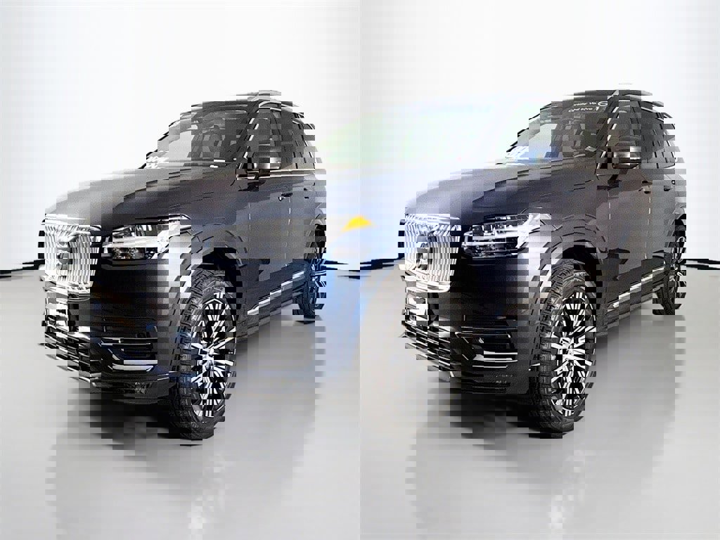 Certified 2025 Volvo XC90 B6 Core image 3