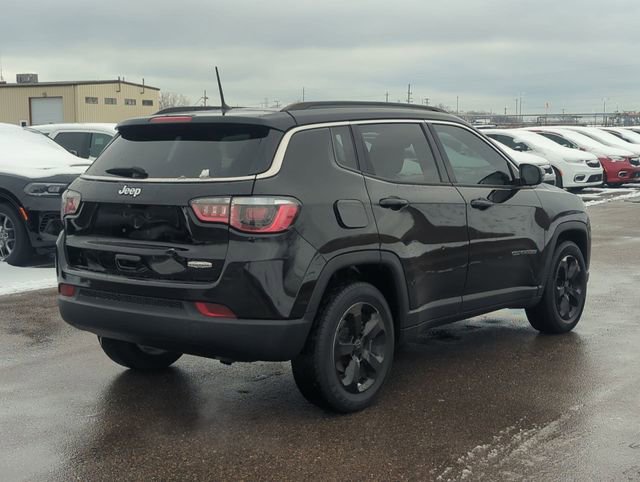 Used 2018 Jeep Compass Latitude image 3