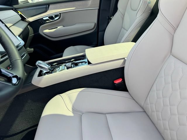 New 2026 Volvo XC90 T8 Plus w/ Protection Package AWD/4WD image 15