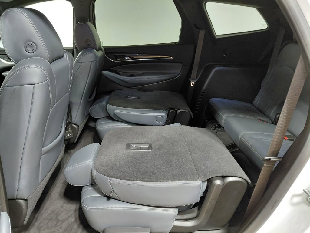 Used 2024 Buick Enclave Premium image 41